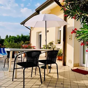 https://appartamenti-daniela-con-piscina-privata-condivisa-fra.hotelslidodijesolo.com