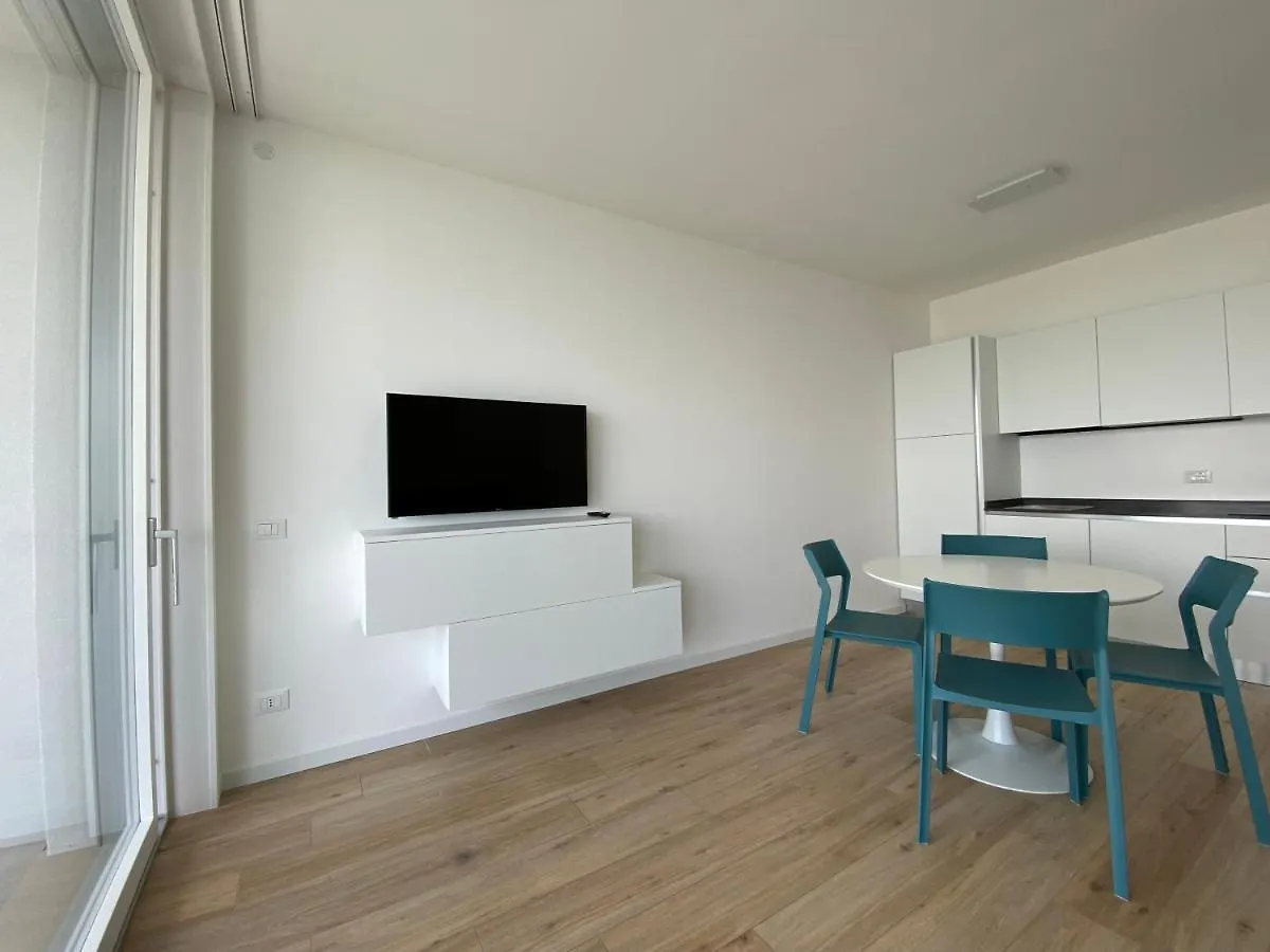 Podium Apartment Lido di Jesolo 0*,